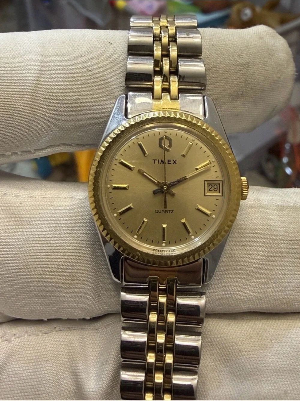 Vintage Timex Presidential Ladies Watch Two Tone Jubilee Fluted Quartz V Cell T